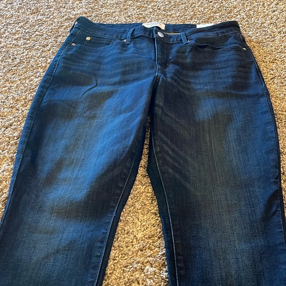 These are brand new never worn skinny jeans - Picture 1 of 7